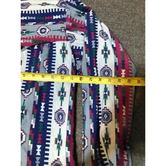 Aztec Print Brushpopper Western Shirt
Retro Vintage 90s - Picture 3 of 4